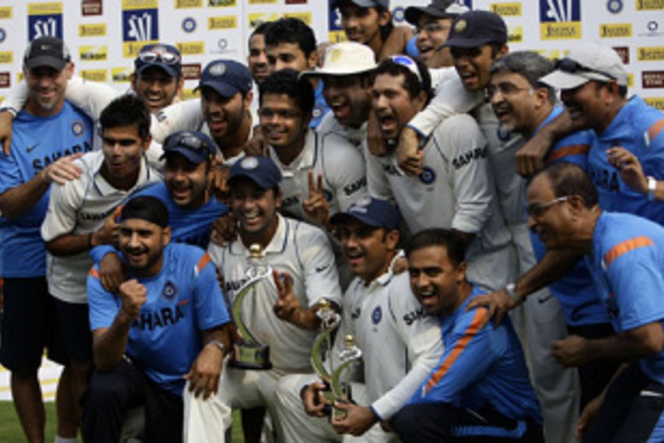 The Sahara group has put in a bid to renew its sponsorship of the Indian team