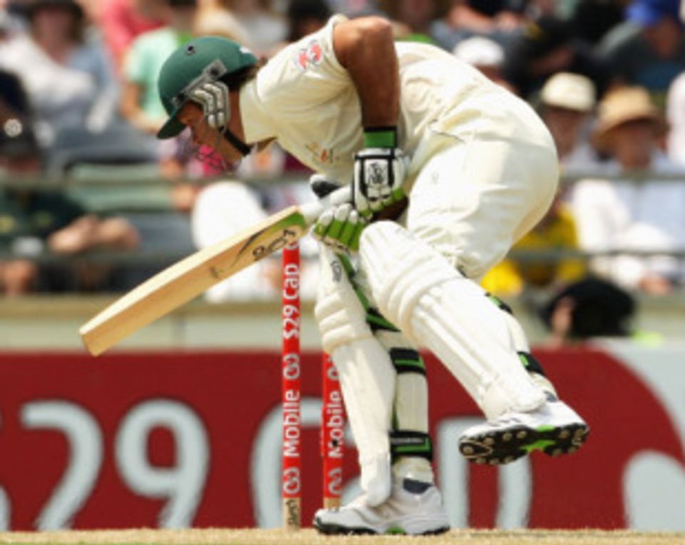 Kemar Roach had the measure of Ricky Ponting in the Perth Test, and is confident that he can cause the Australia captain more strife in the remaining ODIs