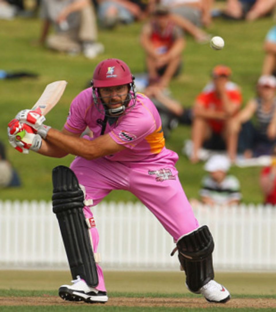In between HRV Cup games for Northern Districts, Daniel Vettori will fly in for a one-off Big Bash appearance for Queensland