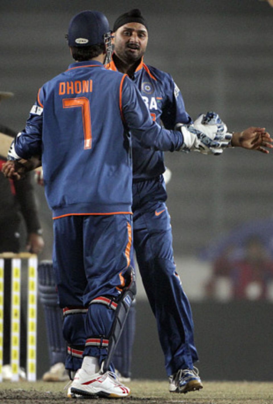 Harbhajan Singh's tight spell kept India in with a chance, but it was not enough to deny Sri Lanka victory