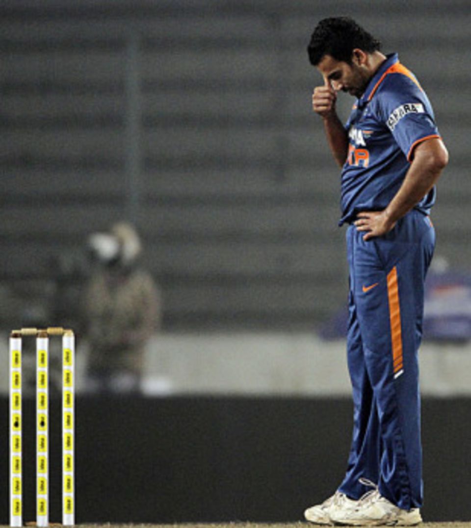 India's bowling was lukewarm in the tri-series, not least during the final which they surrendered to Sri Lanka
