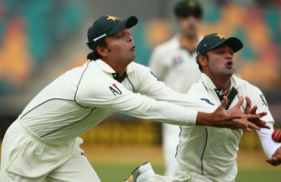 Pakistan's fielding has all but disintegrated on the recent tours to New Zealand and Australia, with the side dropping nearly 30 catches over the course of six Tests