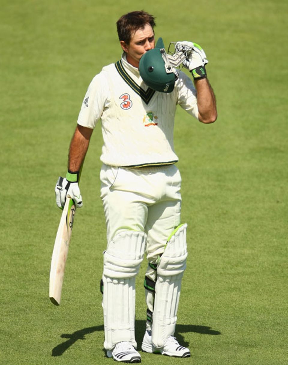 Ricky Ponting seals his gritty century with a kiss