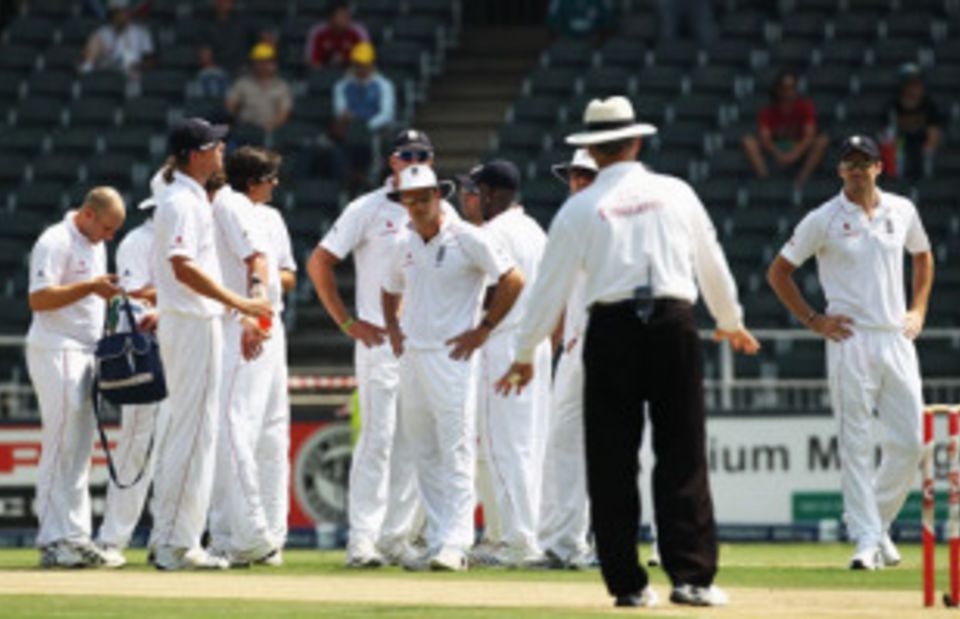 England's frustration is evident as Graeme Smith is ruled not out despite their use of a referral