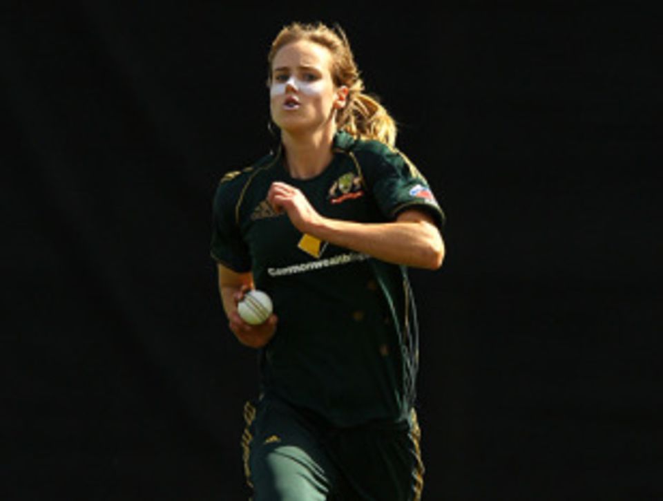 Ellyse Perry ran through New Zealand with 5 for 31