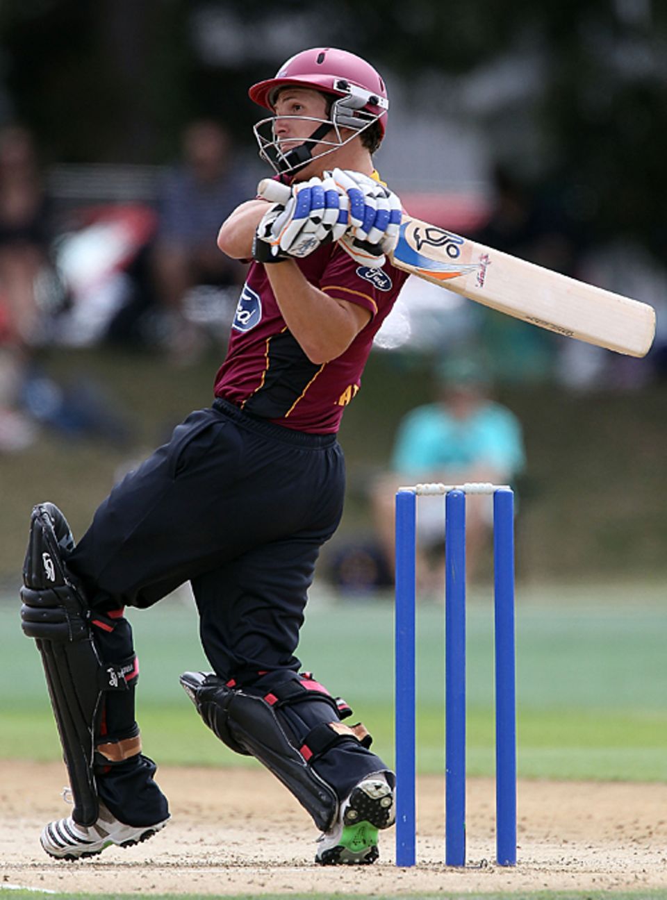 BJ Watling pulls during his century