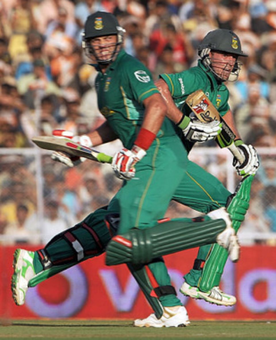 AB de Villiers and Jacques Kallis added a massive 173 for the third wicket in quick time to intimidate India