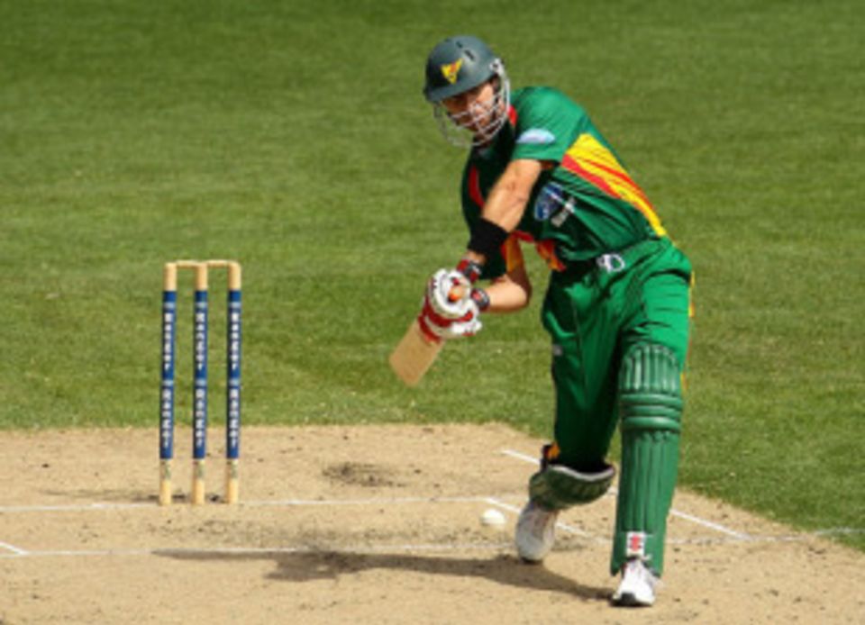 Dighton has represented Netherlands, Derbyshire, Hampshire, Tasmania and Western Australia