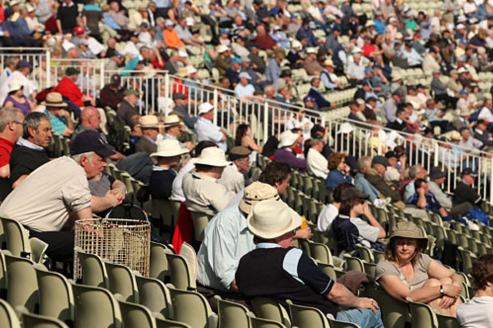 The Edgbaston crowd saw 13 wickets fall on the opening day of the County Championship