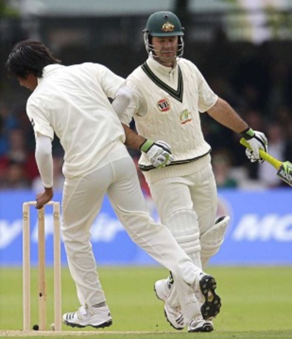 There was a clash between Ricky Ponting and Mohammad Aamer