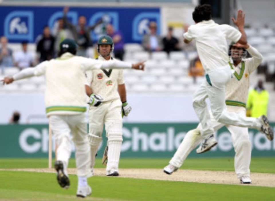 Ricky Ponting and Co had no answers to Pakistan's fast bowlers in the first innings at Headingley, but the venue hasn't always been a haven for bowlers in the first innings