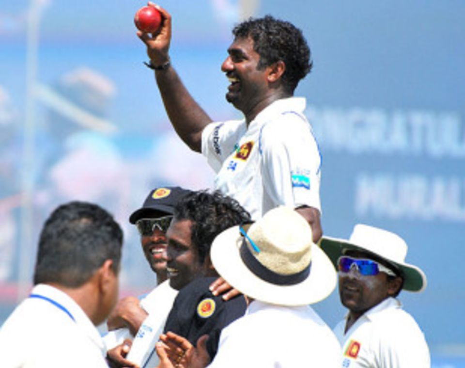 At 1.55pm, Murali reached the magical figure of 800, and better still, he had set up Sri Lanka's win
