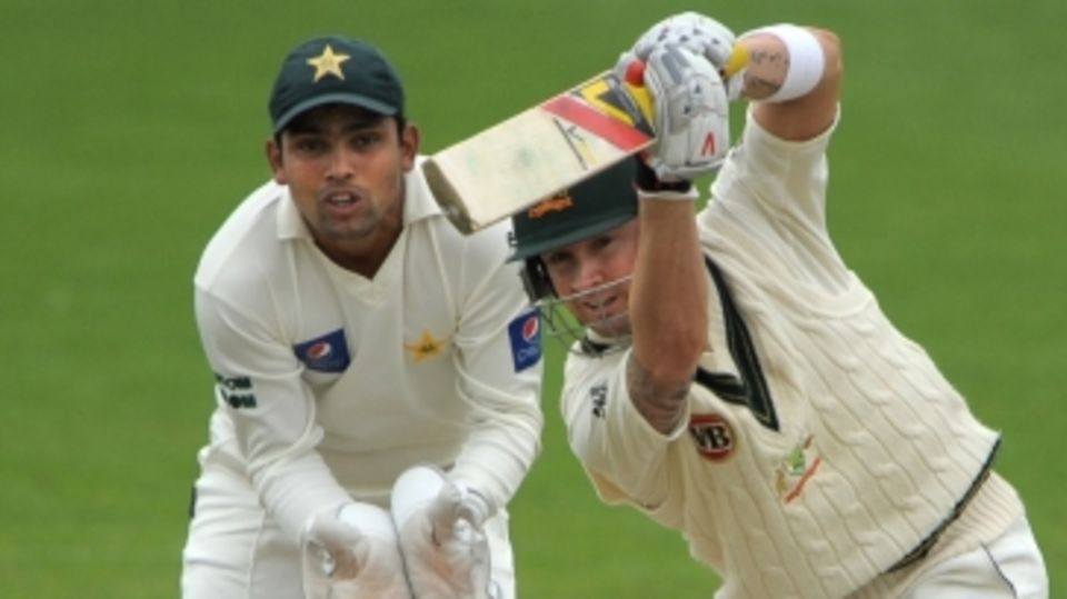 Michael Clarke helped Australia out of a hole in a fighting third-wicket partnership with Ricky Ponting