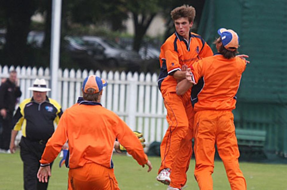 Netherlands Under-19 celebrate a wicket