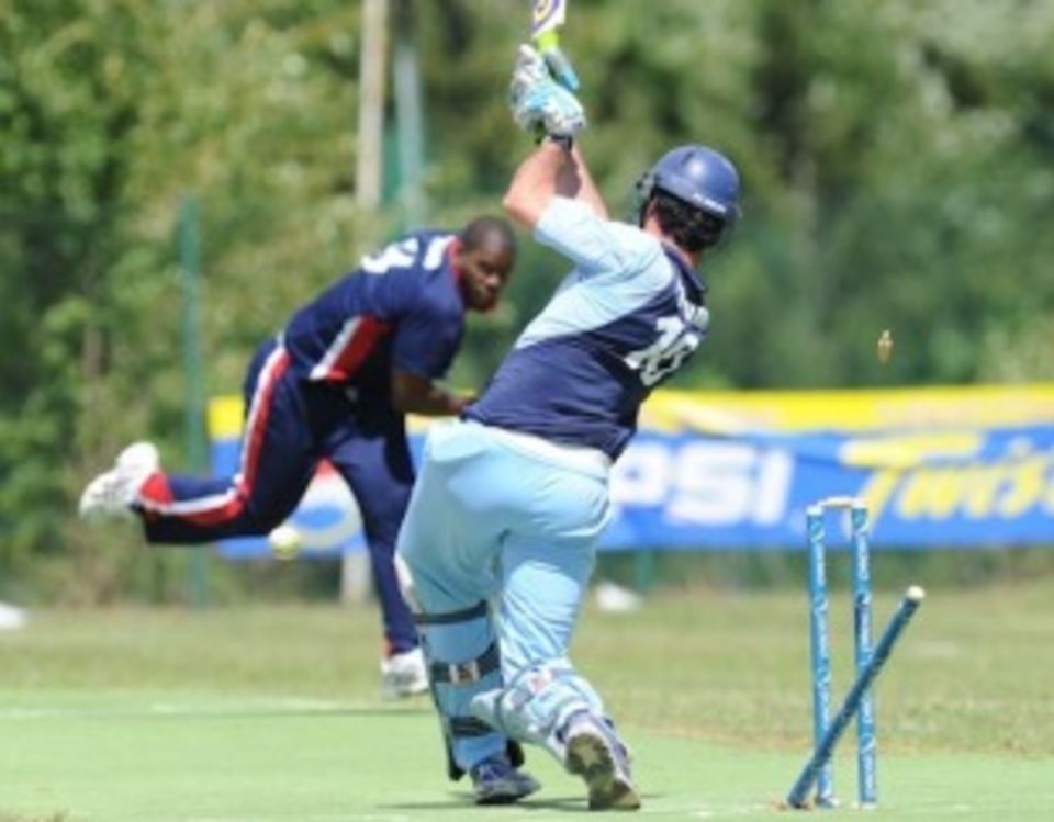 Lucas Paterlini was bowled by Marlon Bryan