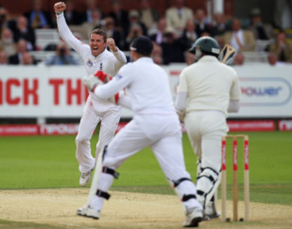 Graeme Swann picked up 22 wickets at 12.22 in the last series against Pakistan in 2010