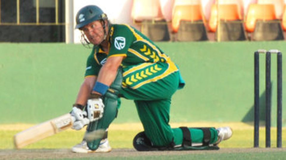 Morne van Wyk sweeps on his way to a match-winning 136