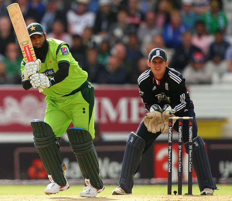 Mohammad Yousuf batted with languid ease as Pakistan built a big total