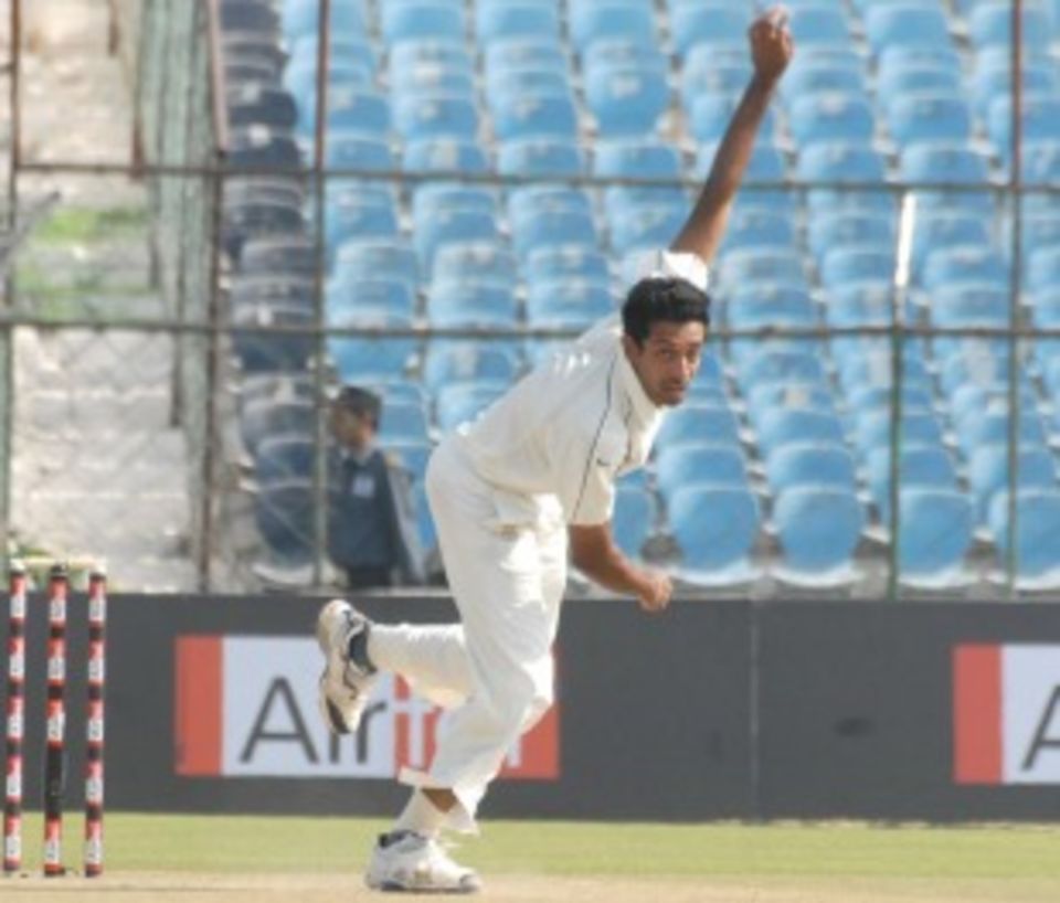 Dhawal Kulkarni picked up five wickets as MP subsided for 192