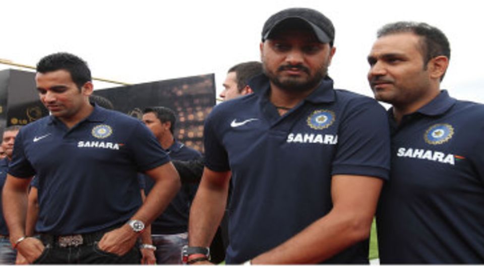 Zaheer Khan, Harbhajan Singh and Virender Sehwag arrive for  the 2010 ICC Awards in Bangalore