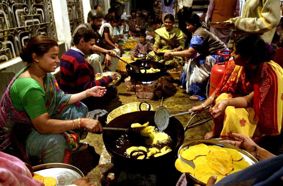 Midnight food cravings are easily satisfied in Ahmedabad
