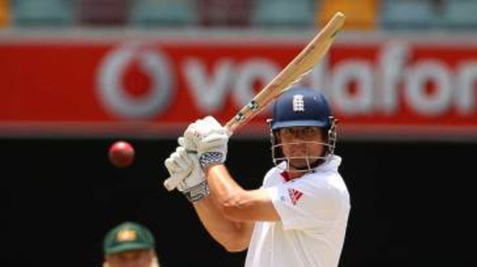 Alastair Cook stands tall and plays through the covers