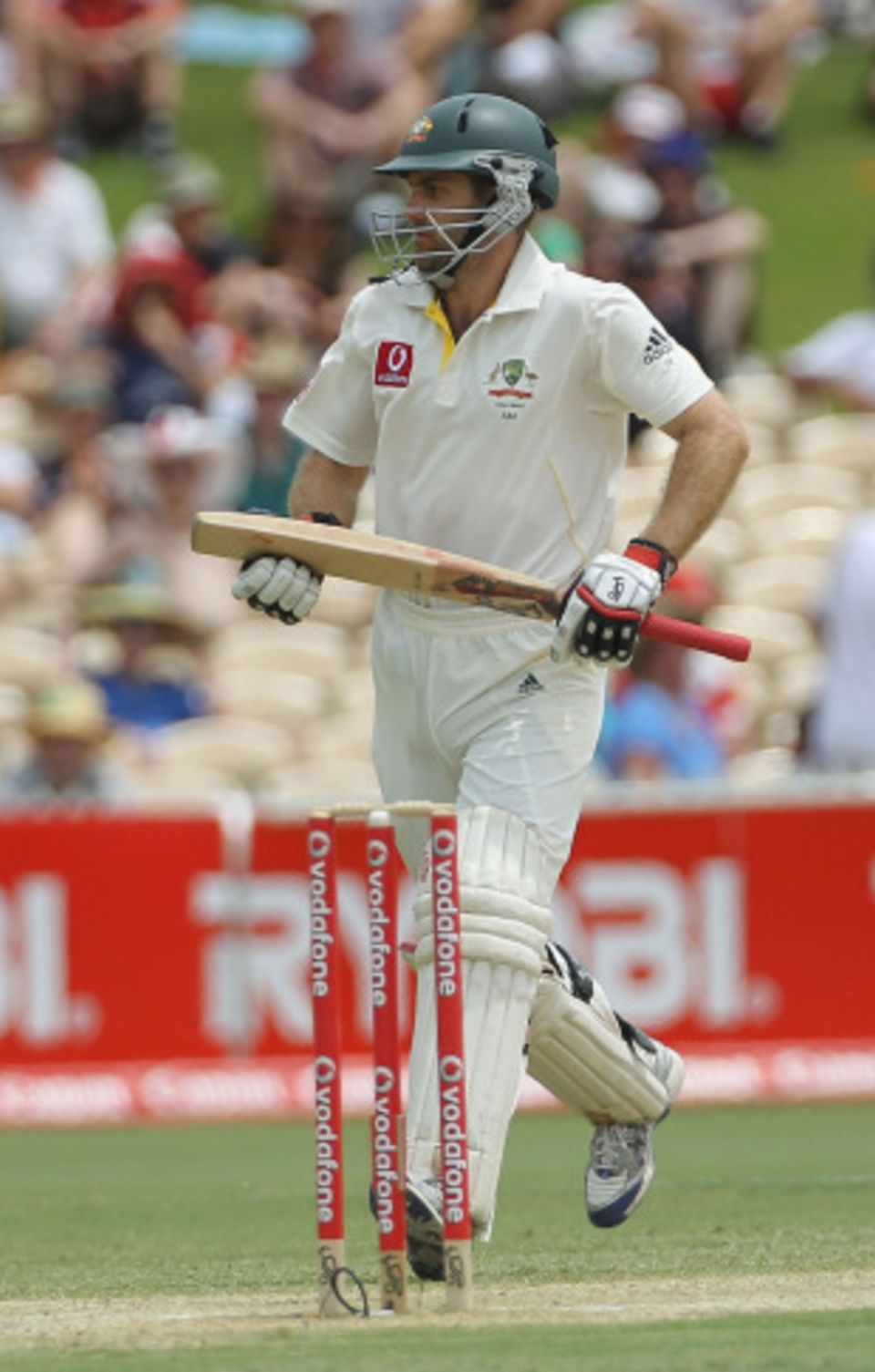 Simon Katich struggled with a broken thumb and a torn achilles in his last four Tests