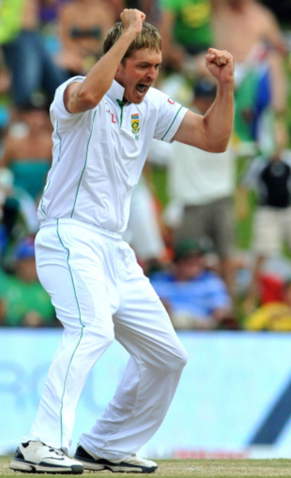 Paul Harris took eight wickets to spin the Titans to victory over the Dolphins
