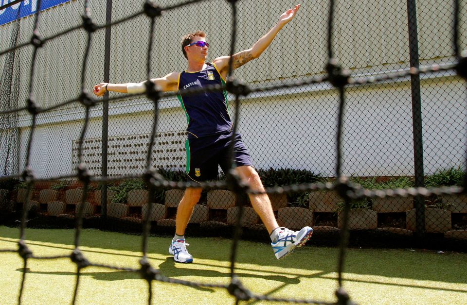 Slow burn: in the nets, Steyn starts with a five-step run-up and gradually moves up to match quota