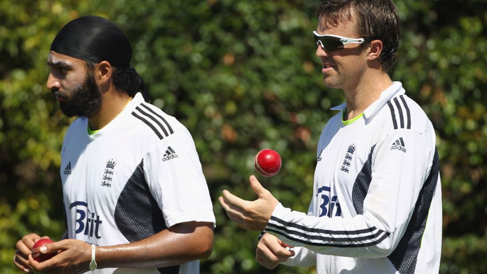 Graeme Swann and Monty Panesar helped England to victory in India in 2012-13