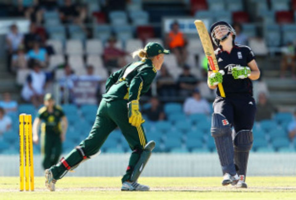 Only two England players reached double figures as Australia won the final game of the series