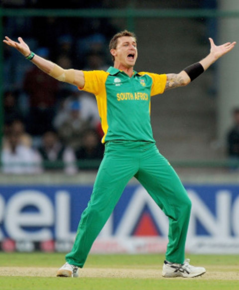 Dale Steyn expects the ball change to aid reverse-swing