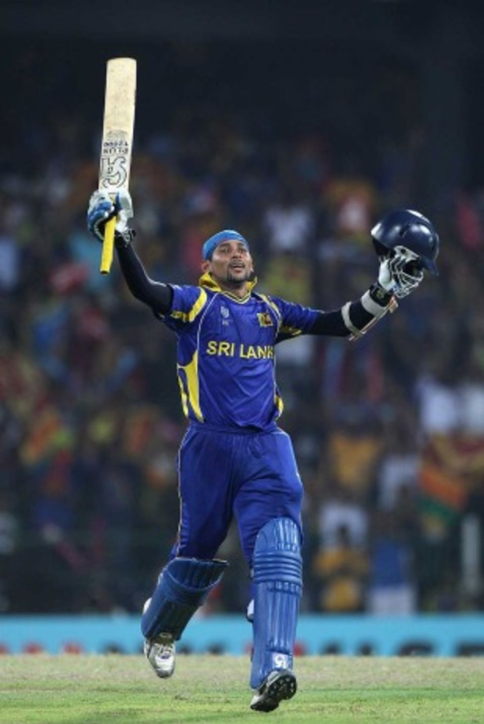 Tillakaratne Dilshan saw Sri Lanka home with a century in the quarter-final against England in Colombo