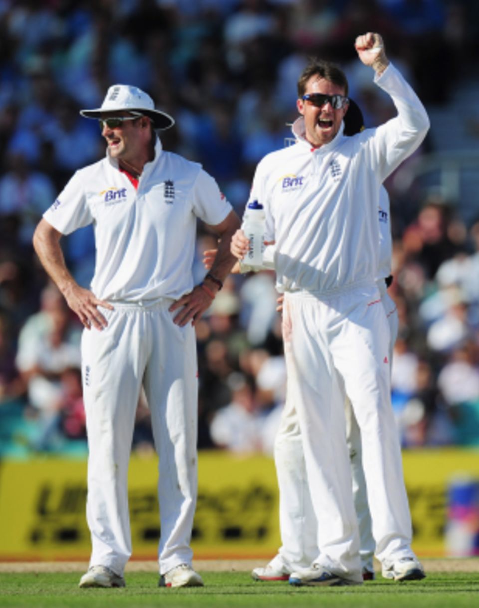 Graeme Swann has made the most of helpful conditions at The Oval