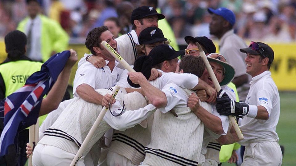 New Zealand celebrate their victory at The Oval in 1999