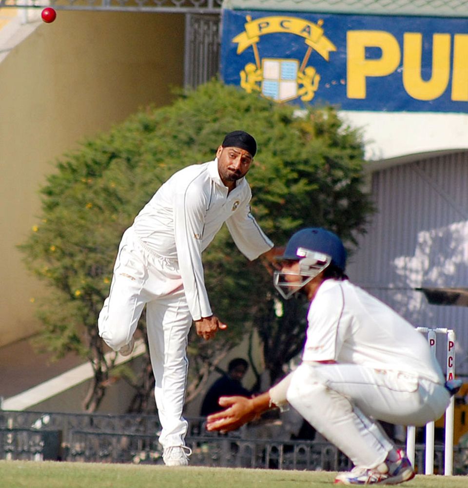 Harbhajan Singh: " I have been playing a lot of domestic cricket and that is helping me to build my stamina."