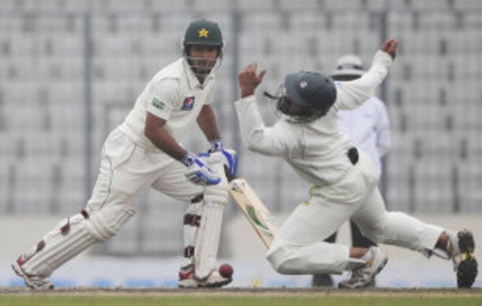 Stuart Law: "They [Bangladesh] are all in their mid-twenties. Young men should be fighting fit for four to five days."