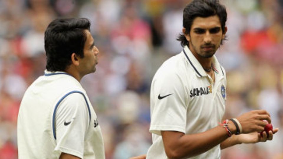 Zaheer Khan has a word with Ishant Sharma