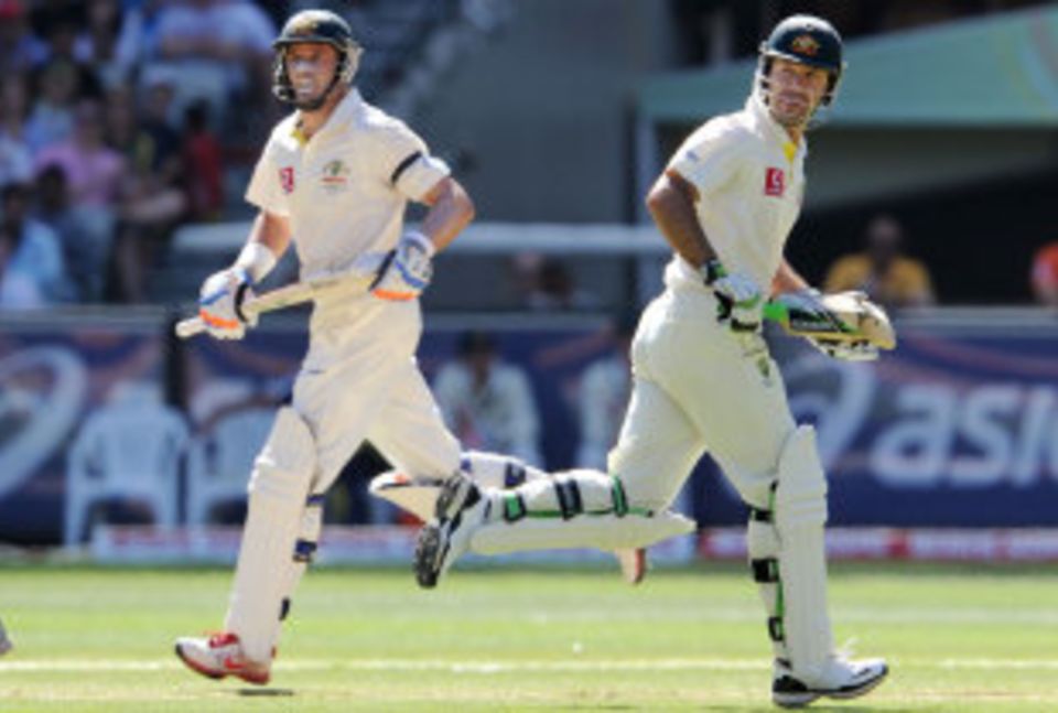 Michael Hussey and Ricky Ponting's 115-run partnership ensured there was no repeat of Cape Town