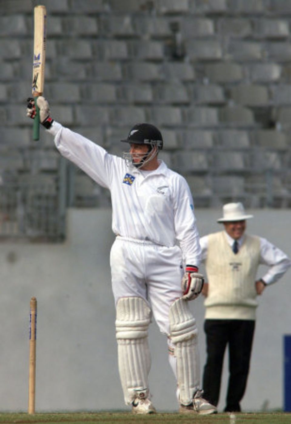 Geoff Allott: when was the last time you saw a bat raised to acknowledge applause for a duck?