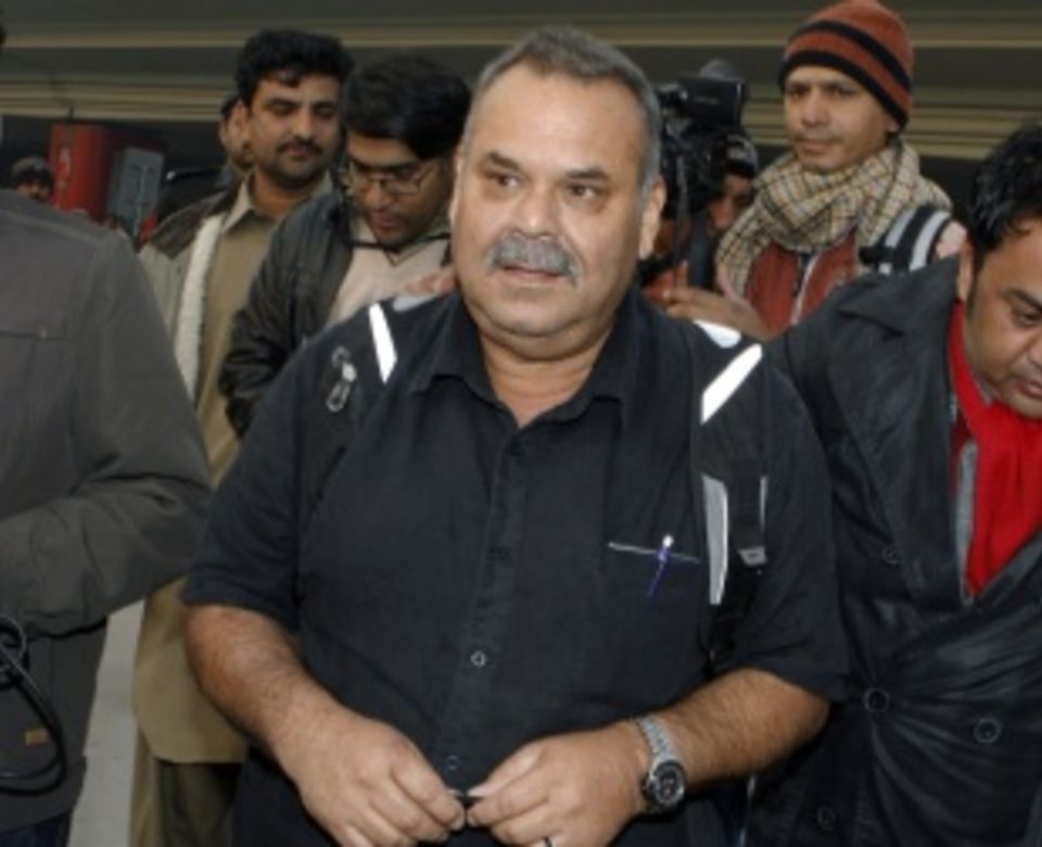 Dav Whatmore says coaching Pakistan would be an interesting challenge