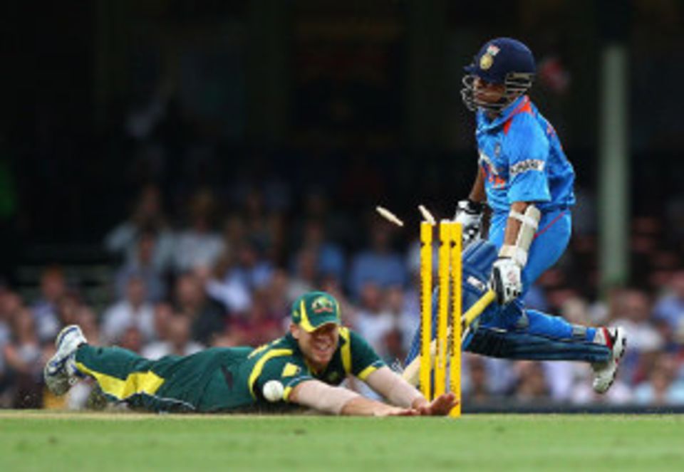 David Warner contributed in the field by running out Sachin Tendulkar