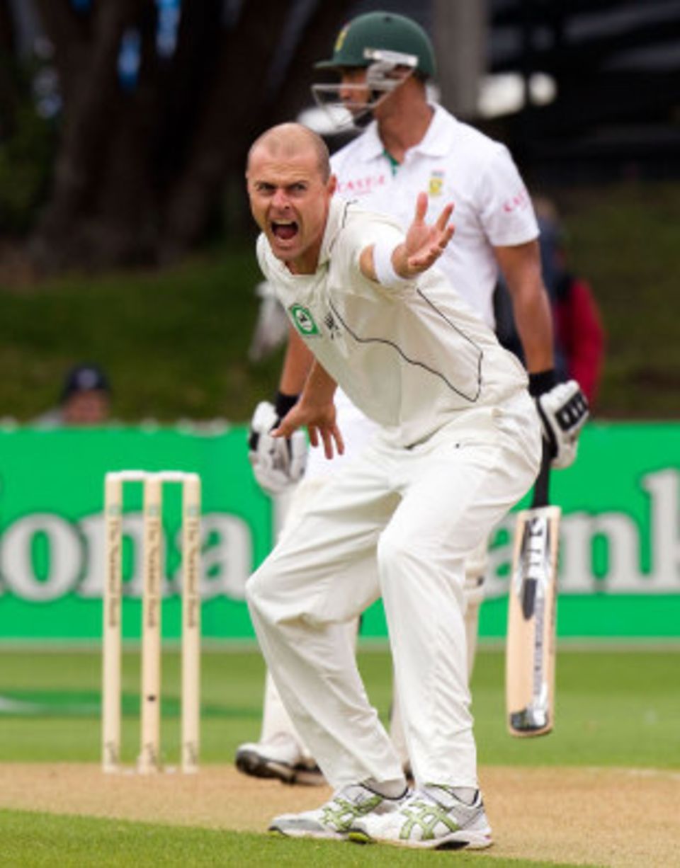 Chris Martin is the only one with a strike rate of less than 50 balls per wicket against South Africa