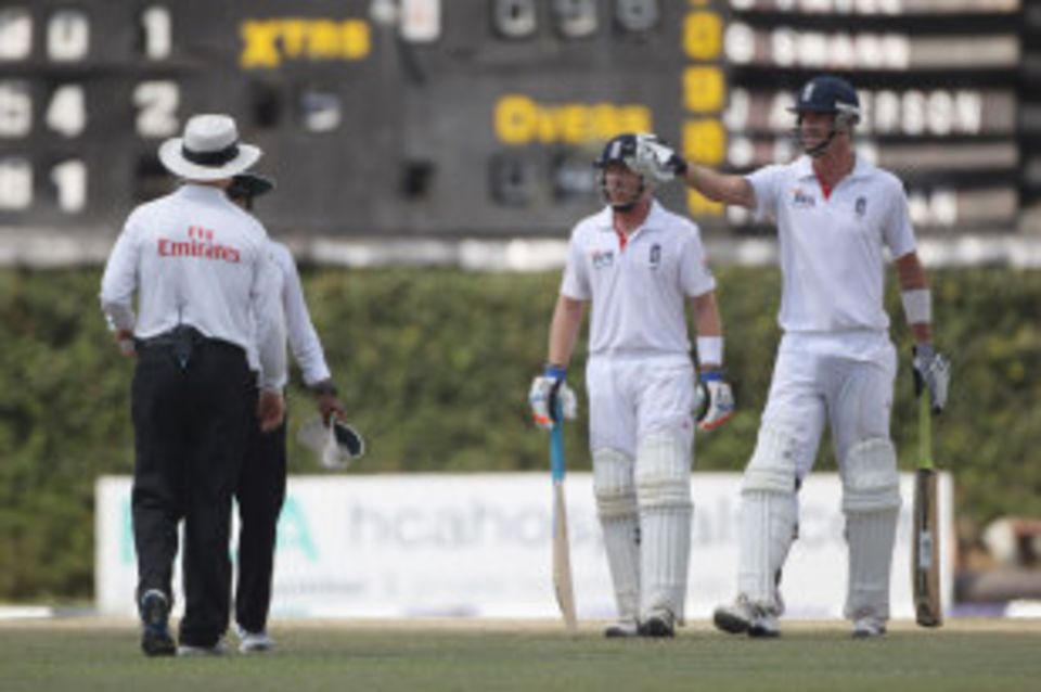 Kevin Pietersen was warned for trying to switch-hit too early