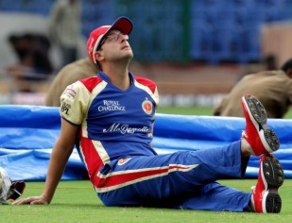 Royal Challengers Bangalore captain Daniel Vettori is among the players unpaid by the franchise