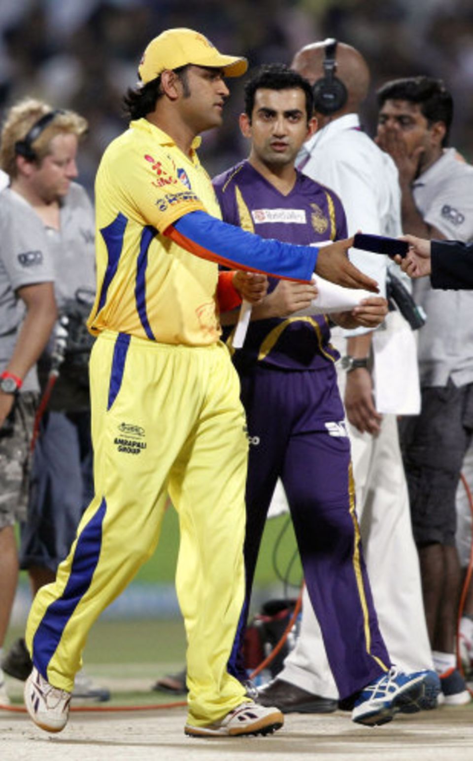 MS Dhoni and Gautam Gambhir have led their sides in styles that are in keeping with their personalities