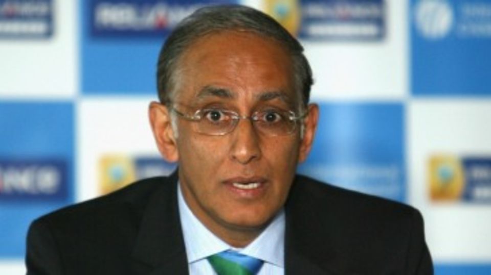 Haroon Lorgat at an ICC press conference