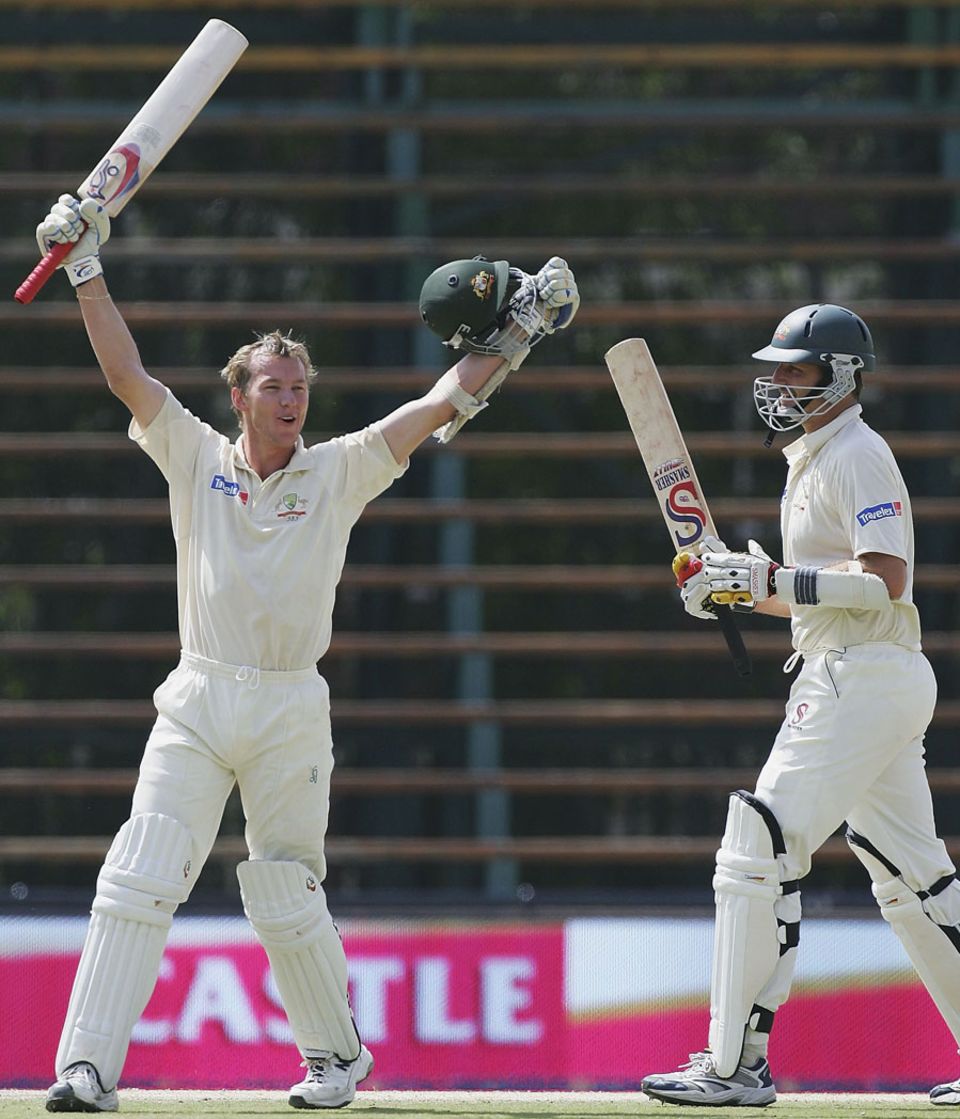 Brett Lee and Michael Kasprowicz saw Australia home in Johannesburg in 2006
