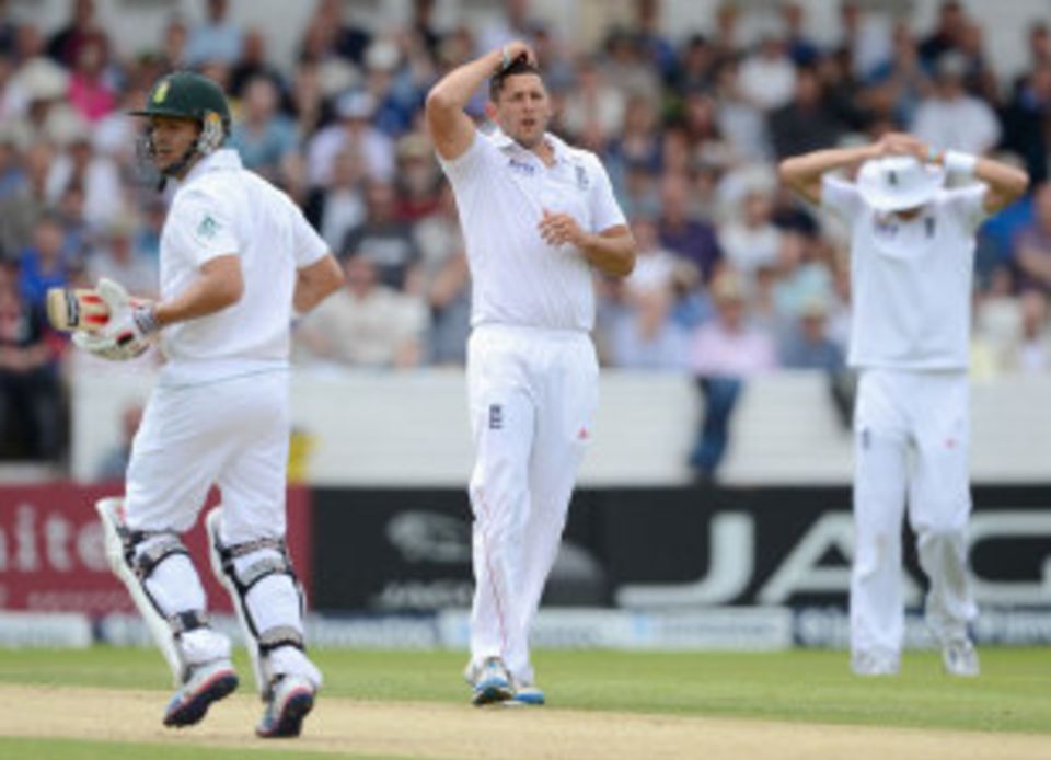 England's best efforts have not looked like disturbing South Africa