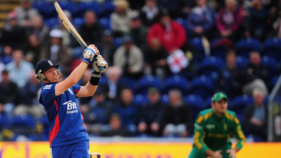Ian Bell hit two sixes in his brief innings